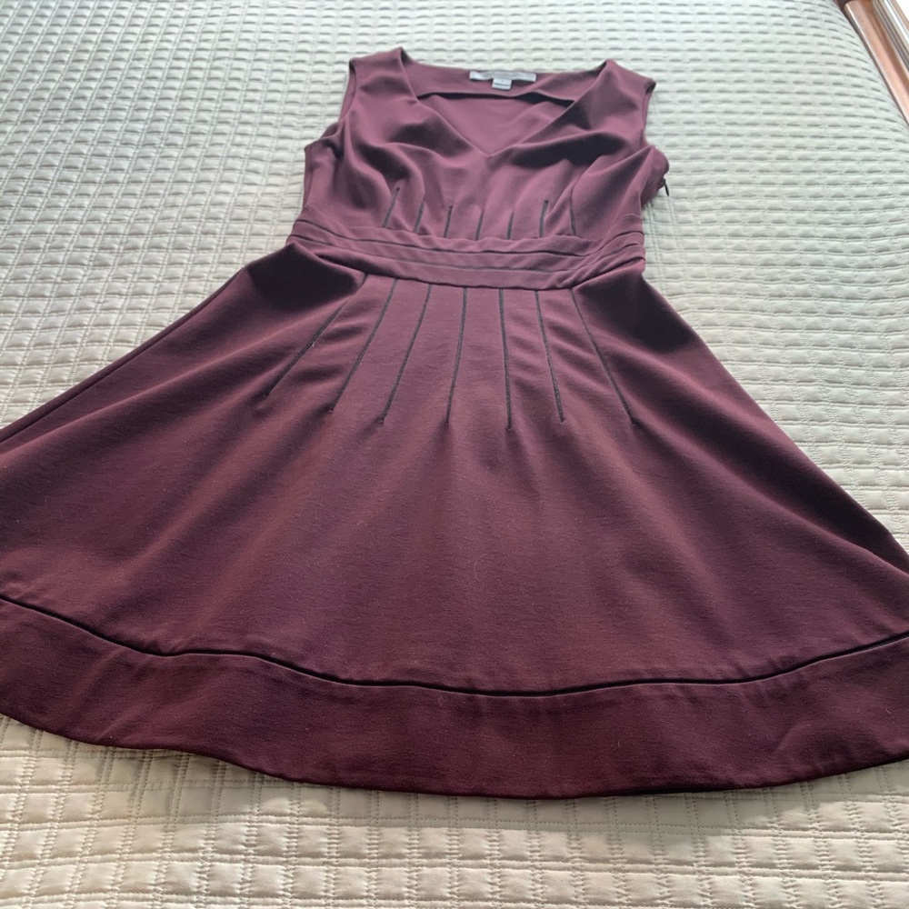 DVF sleeveless maroon dress w/black stitching